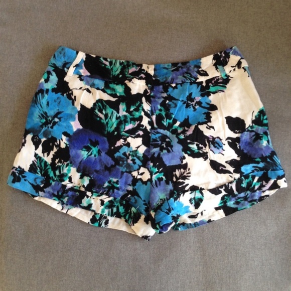 Love Ady Floral Print Soft Fabric Shorts - Picture 2 of 3